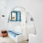 Beachfront Lampis Dolphin 4 בית נופש