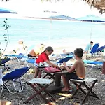 Beachfront Lampis Dolphin 4 סקאלה