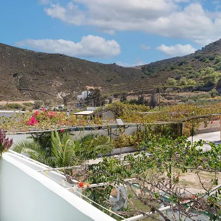 Semesterbostad Beachfront Lampis Dolphin 4 *