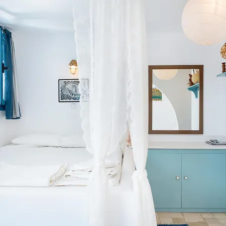 בית נופש Beachfront Lampis Dolphin 4 *