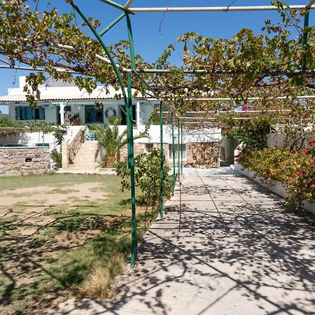 Beachfront Lampis Dolphin 4 סקאלה