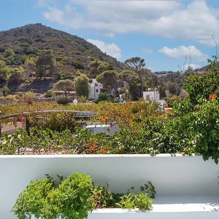 Beachfront Lampis Dolphin 4 *