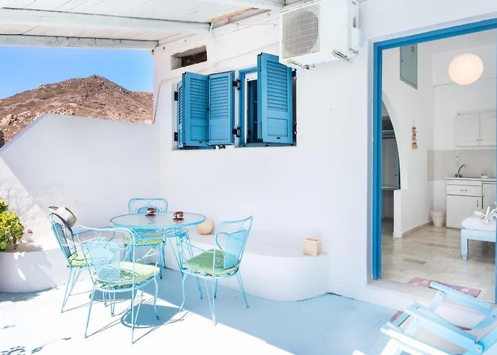 Beachfront Lampis Dolphin 4 بيت للعطل سكالا