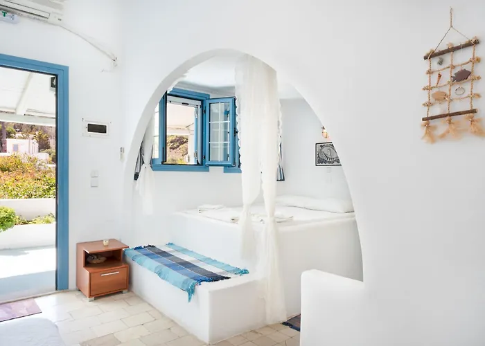 Beachfront Lampis Dolphin 4 بيت للعطل